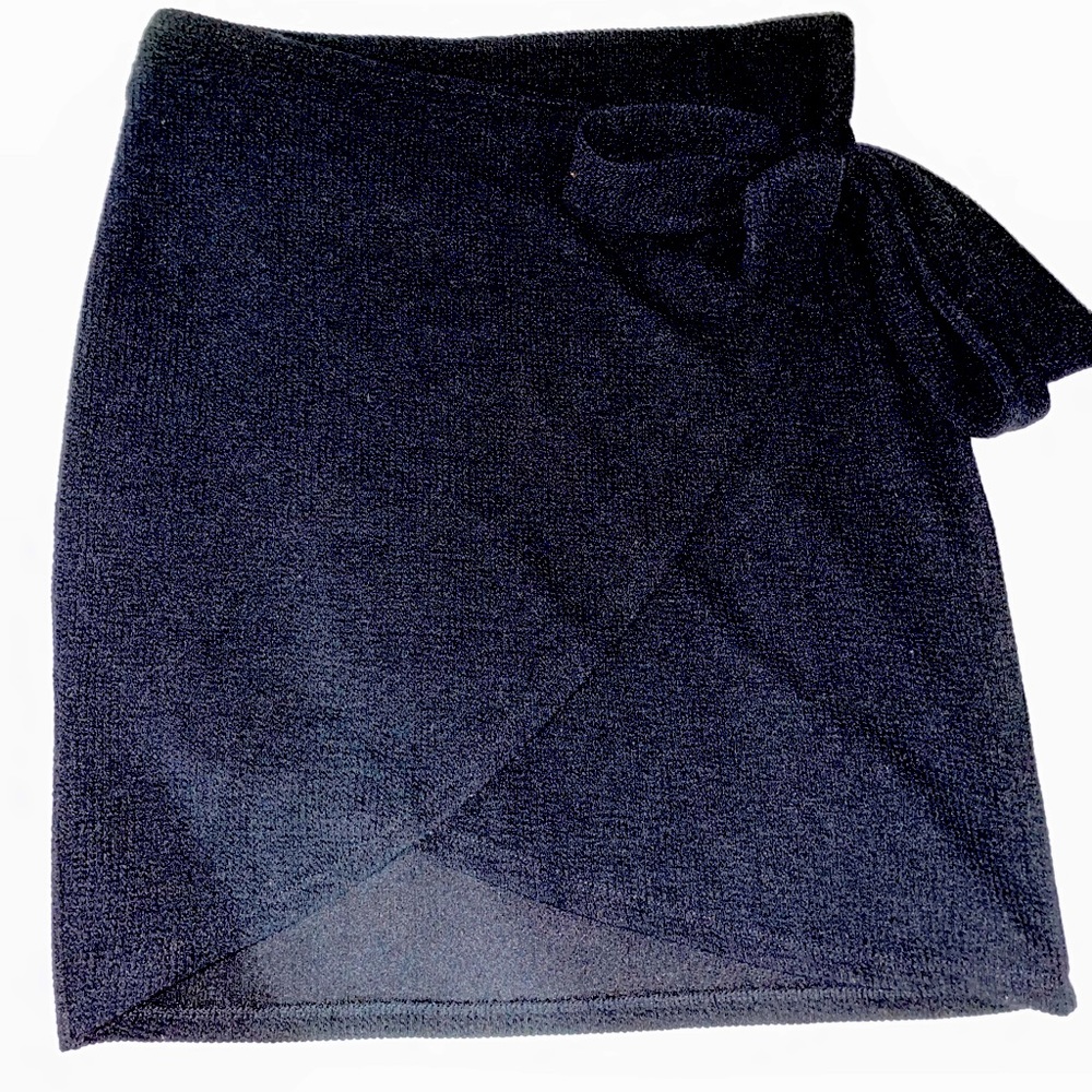 Kendall Kylie tight black skirt